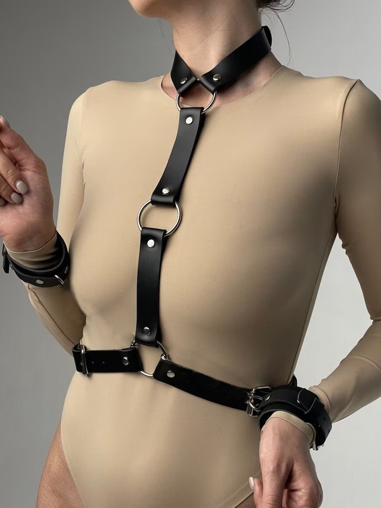 Women's Sexy Leather Harness B - огляд і ціна Garter Belt Set